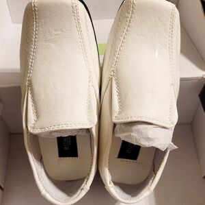 BNIB  BONAFINI WHITE DRESS SHOES